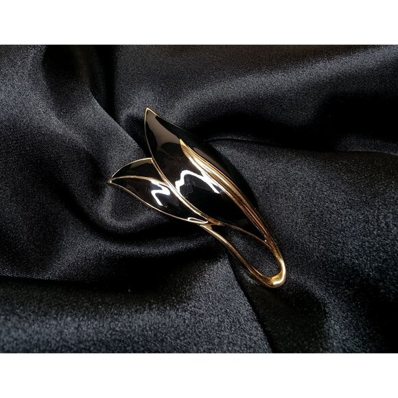 Vintage 1960s TRIFARI Signed Black & Gold Leaf Brooch Pin - Picture 3 of 5
